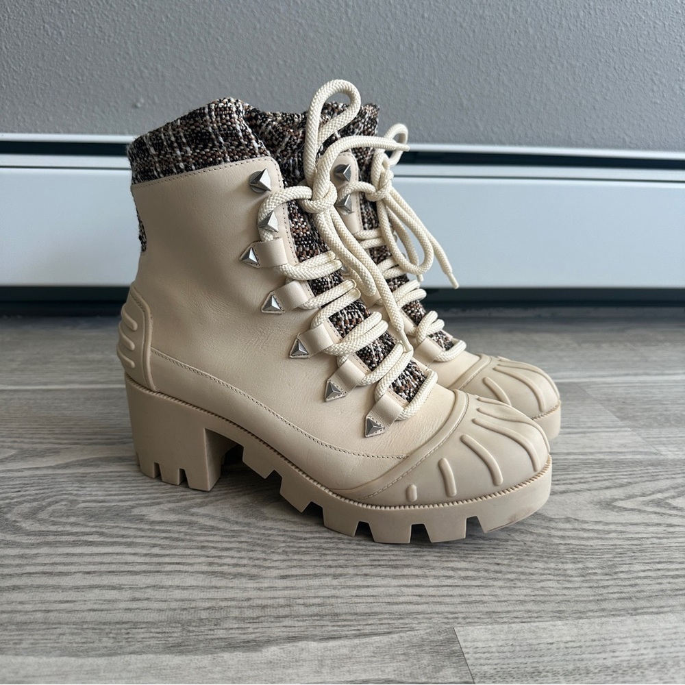 Schutz Beige Tweed Lug Lace Up Ankle Boots 9